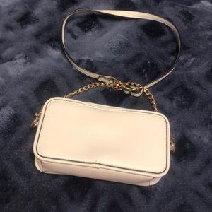 White shoulder bag